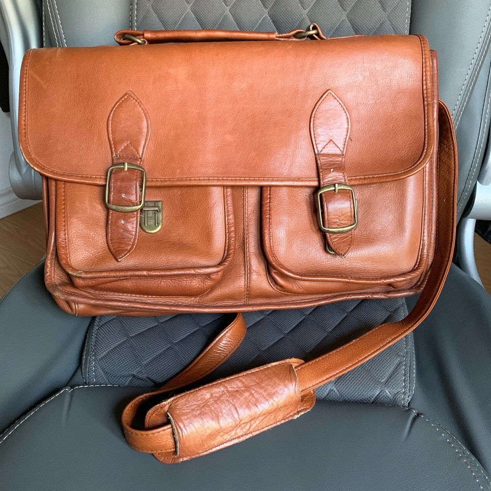 Men’s leather bag/ satchel/ messenger bag.